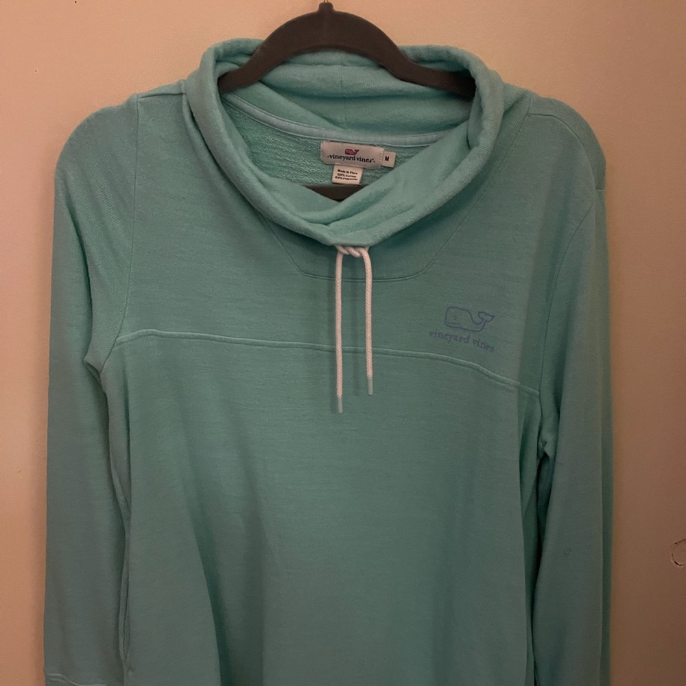 Vineyard Vines long sleeve hoodie/Crewneck